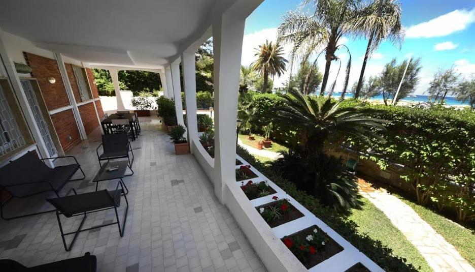 Villa Azzurra Beachfront Mondello - Palermo Exterior photo